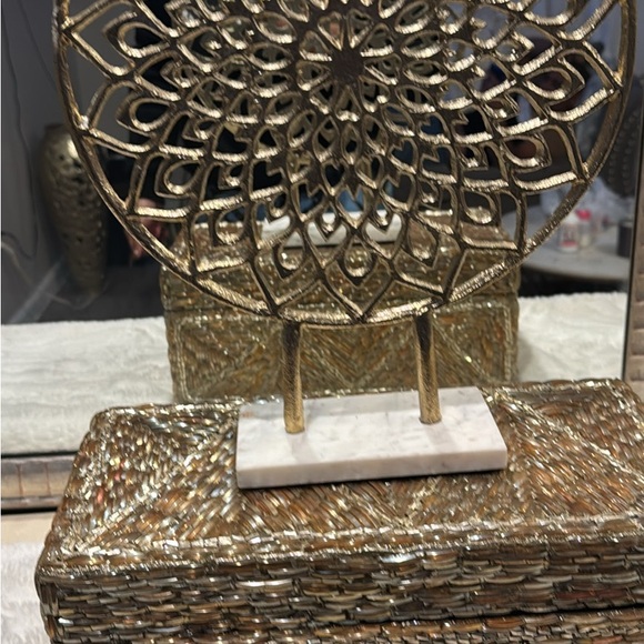 Elegant Silver Shell Wall Art - Picture 6 of 9